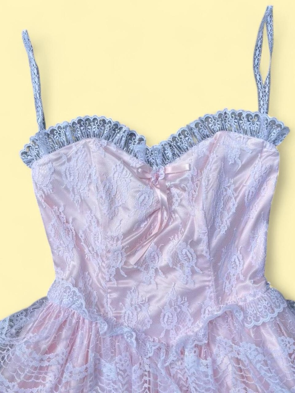 Vintage pink tiered lace gown from brand zum zum - Picture 5 of 8